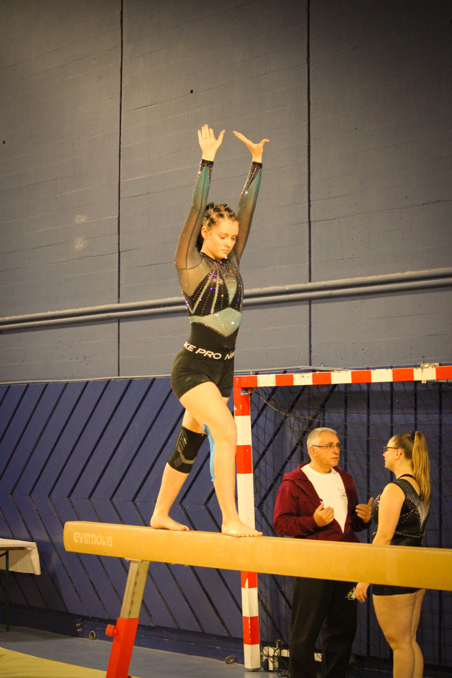gymnaste-féminine-poutre-compétition
